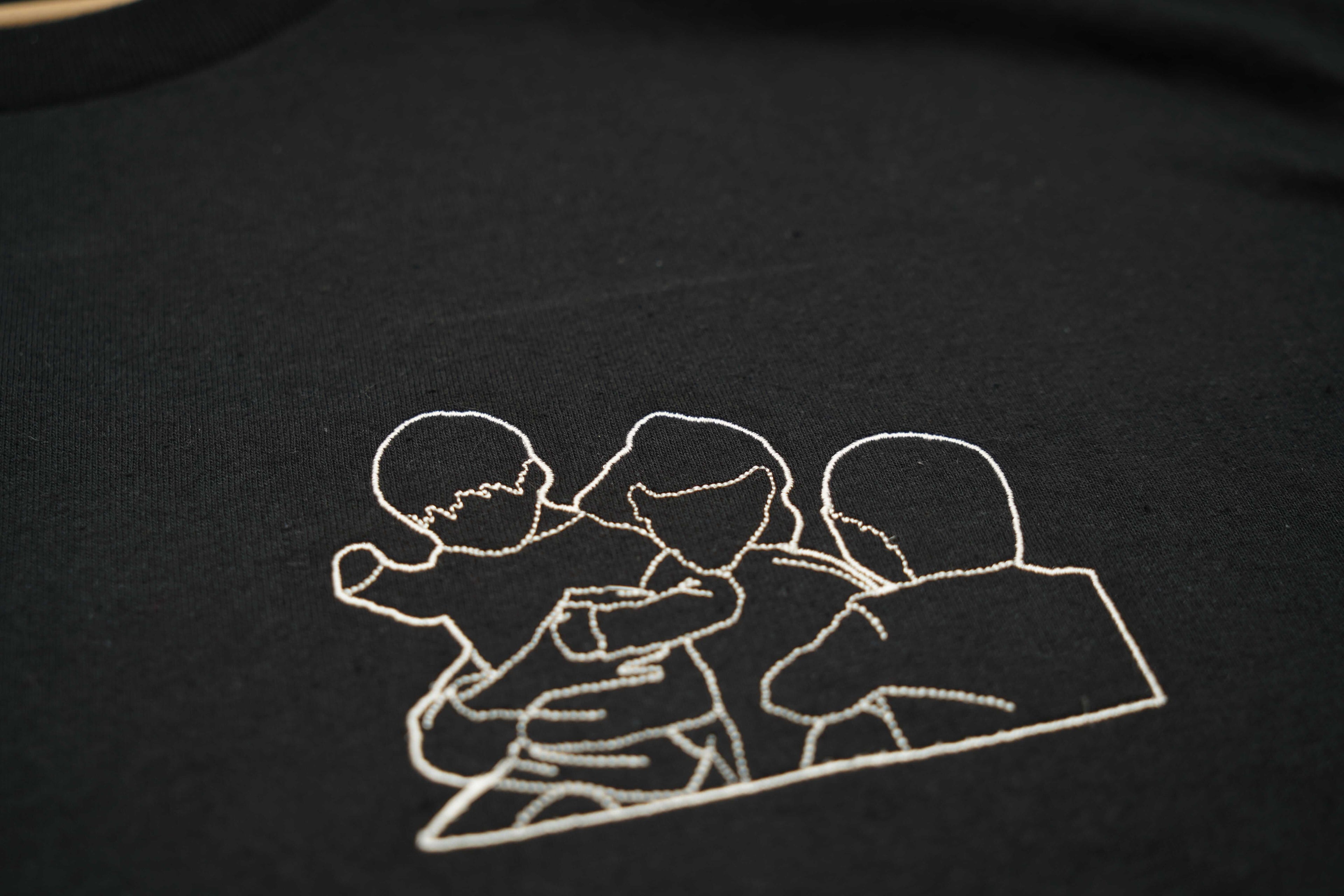 Mikina s obrysem z vlastní fotografie